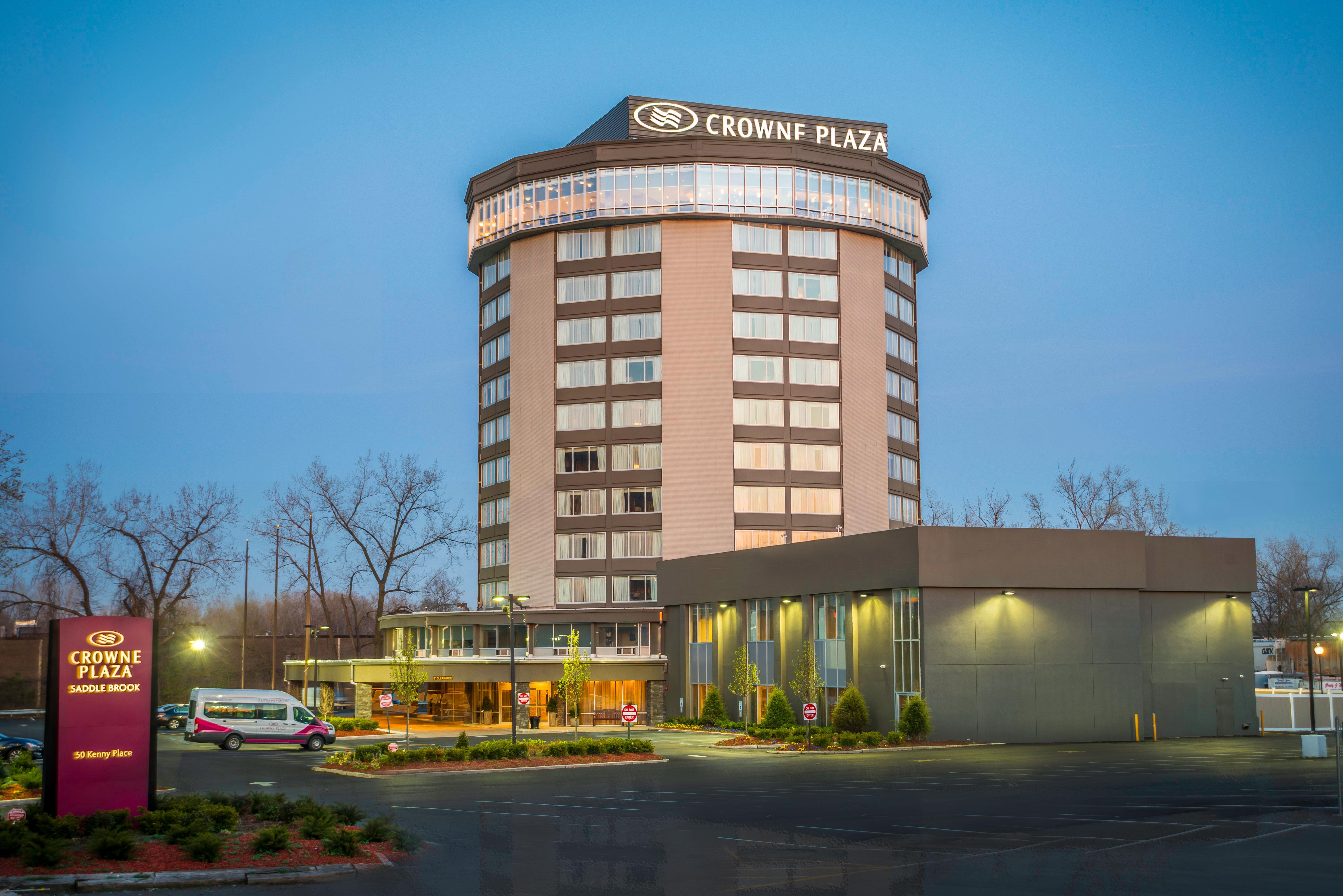 Crowne Plaza Saddle Brook, An Ihg Hotel Esterno foto